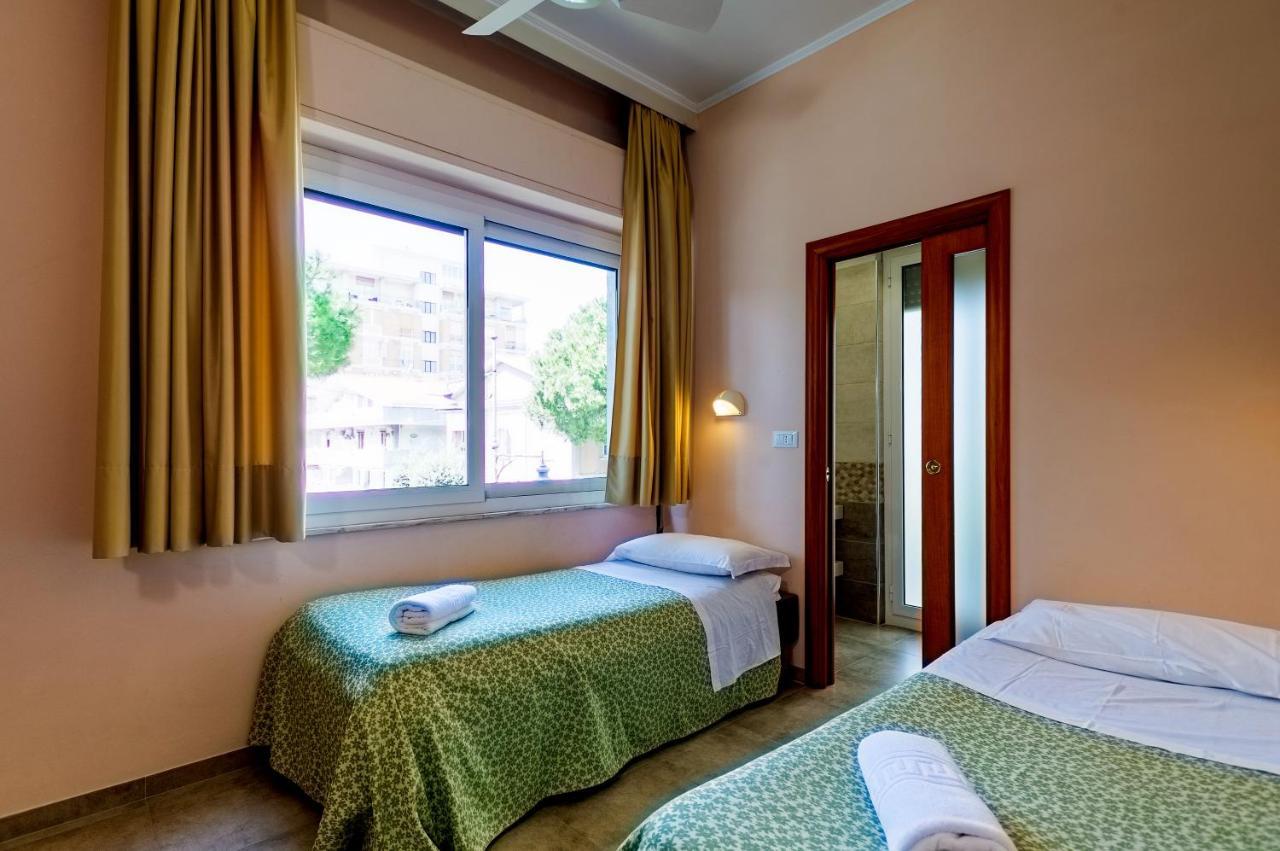 Hotel Miramare - Silvi Marina Buitenkant foto