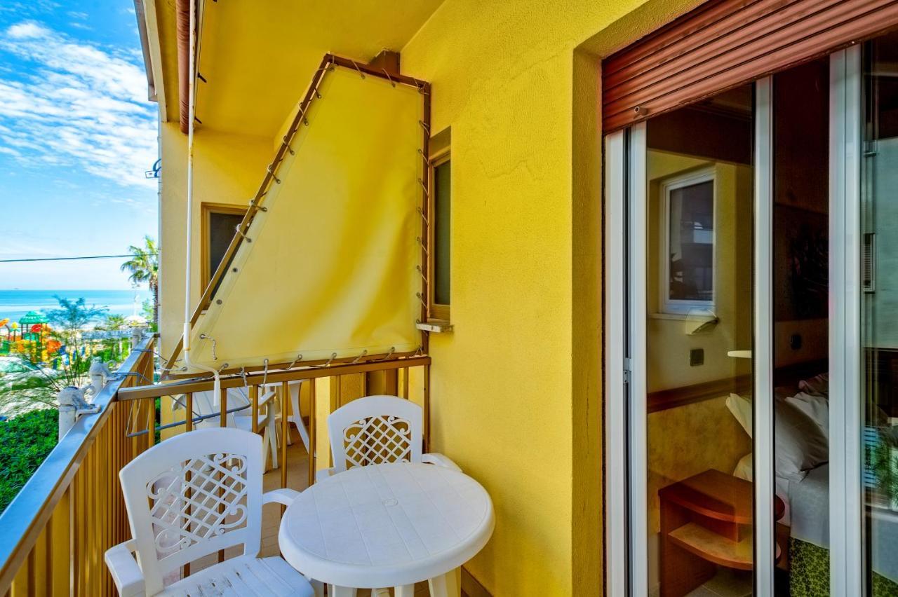 Hotel Miramare - Silvi Marina Buitenkant foto