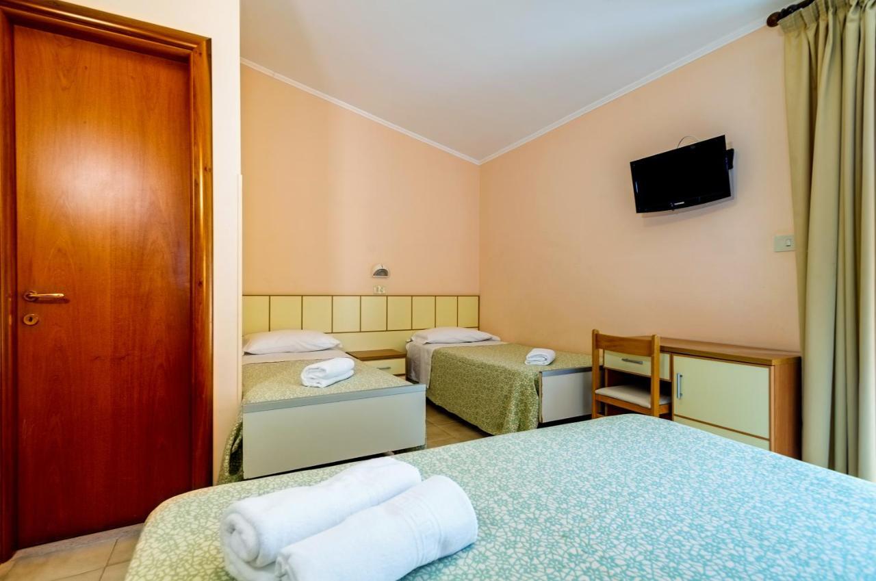 Hotel Miramare - Silvi Marina Buitenkant foto