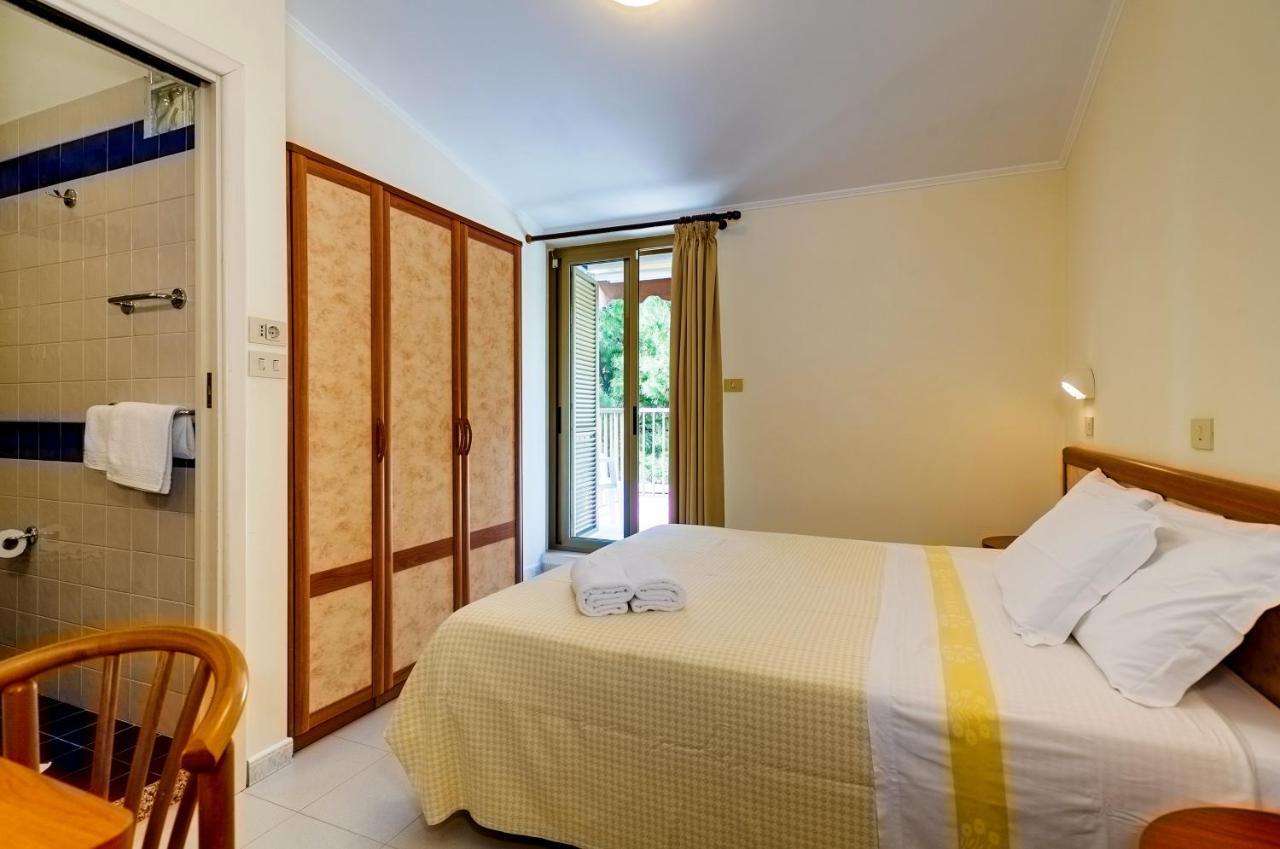 Hotel Miramare - Silvi Marina Buitenkant foto