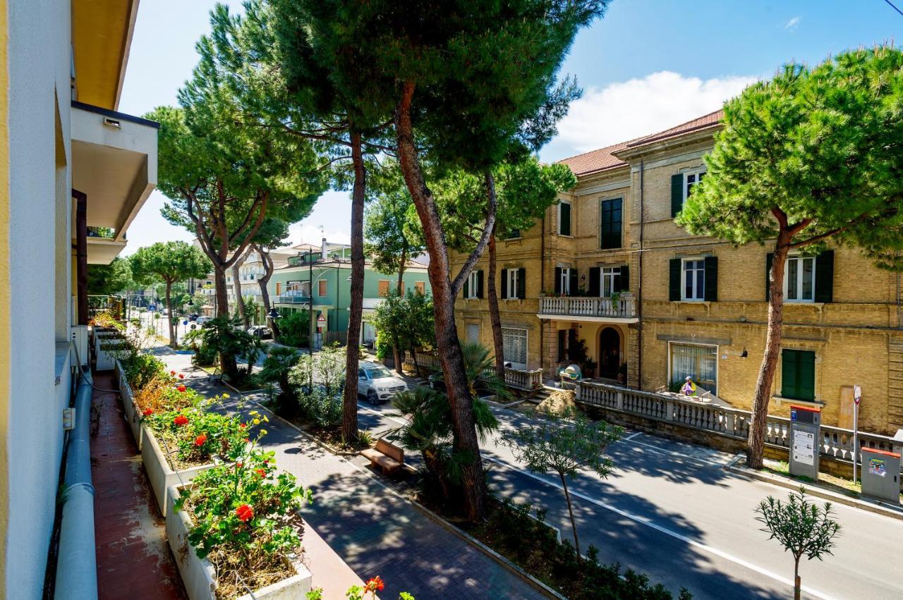 Hotel Miramare - Silvi Marina Buitenkant foto