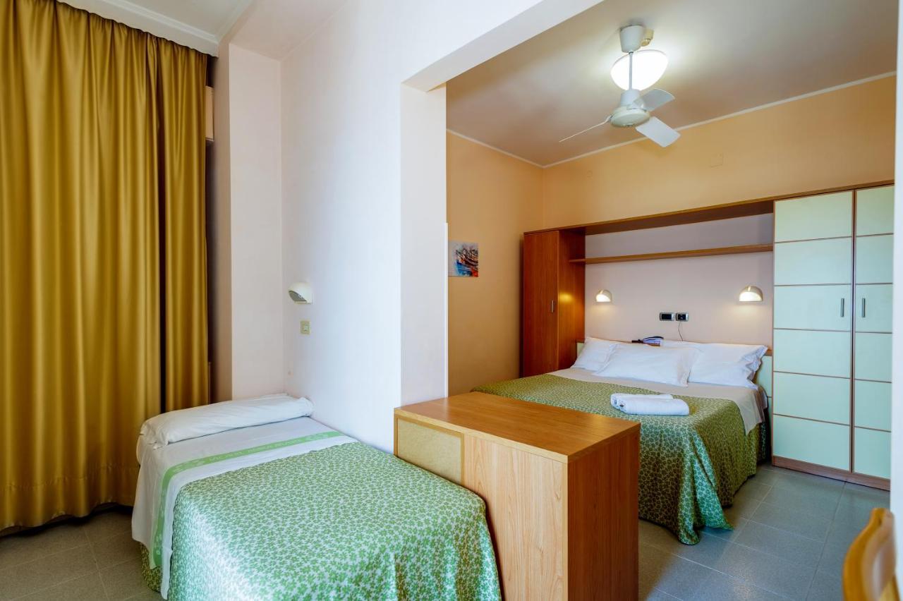 Hotel Miramare - Silvi Marina Buitenkant foto