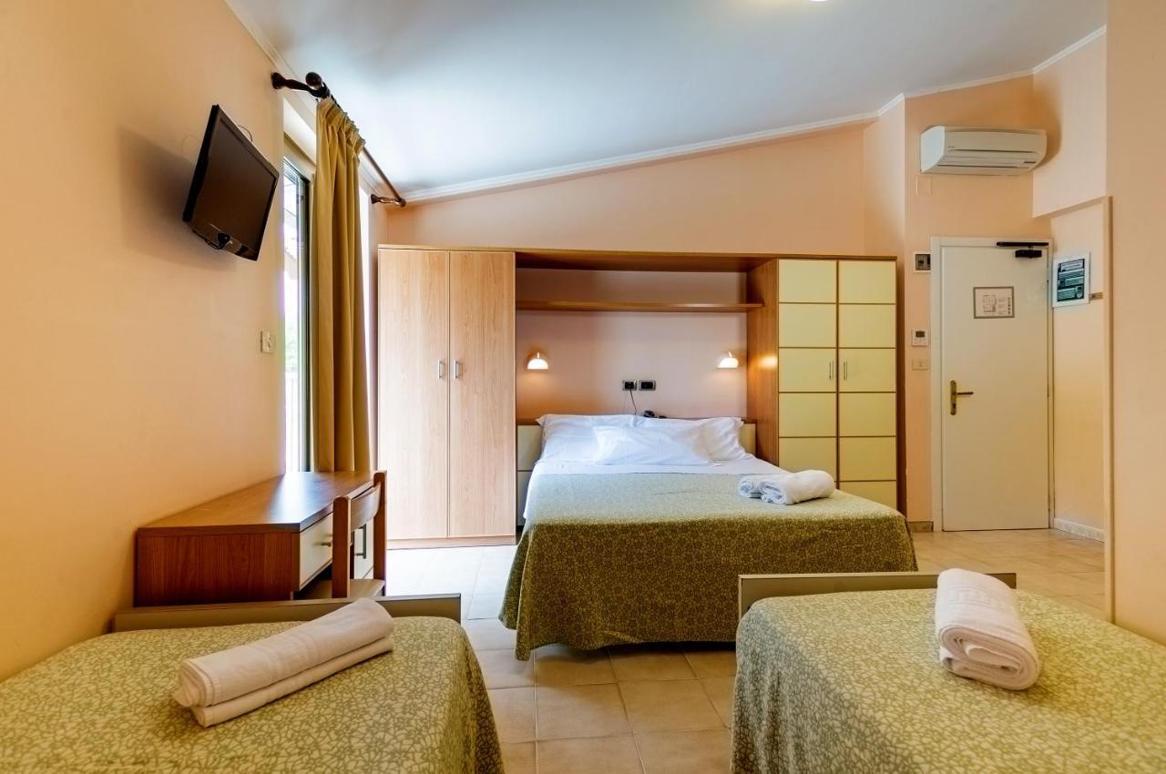 Hotel Miramare - Silvi Marina Buitenkant foto