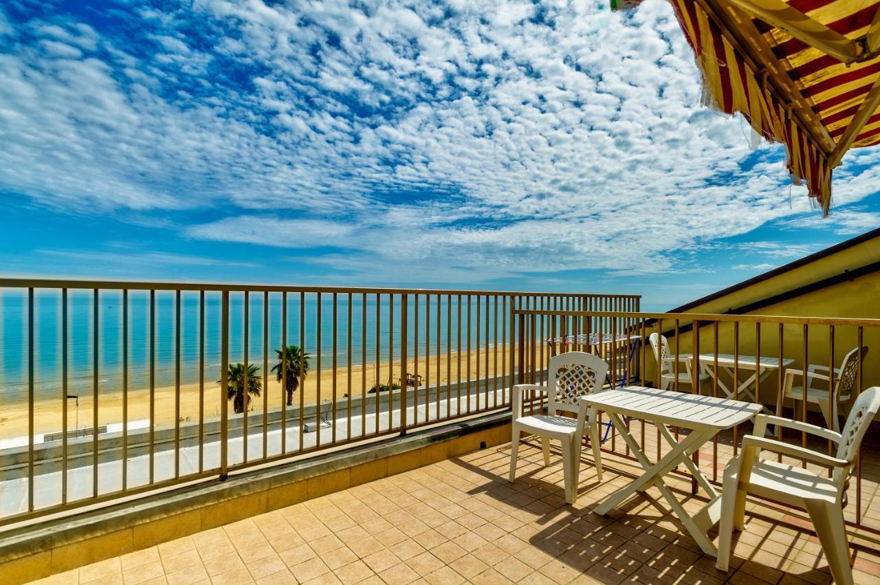 Hotel Miramare - Silvi Marina Buitenkant foto