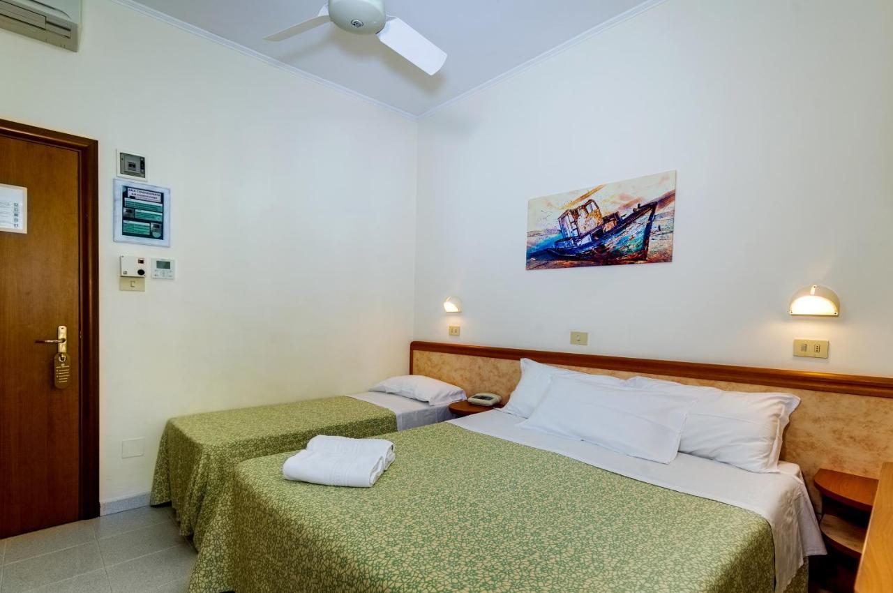 Hotel Miramare - Silvi Marina Buitenkant foto