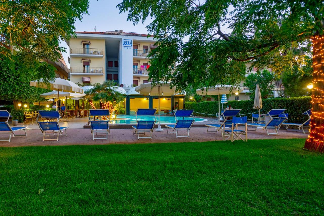 Hotel Miramare - Silvi Marina Buitenkant foto
